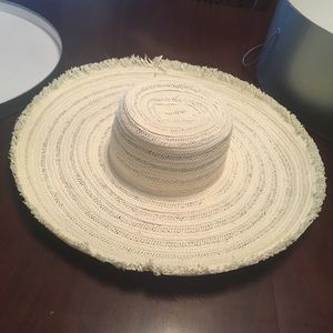 Wide brim sun hat